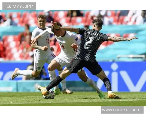 英格兰2-2战平乌克兰，斯特林最后时刻扳平比分，精彩对决引爆全场