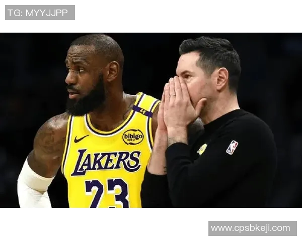 湖人队与骑士队激烈对抗赛引发球迷热议精彩瞬间回顾